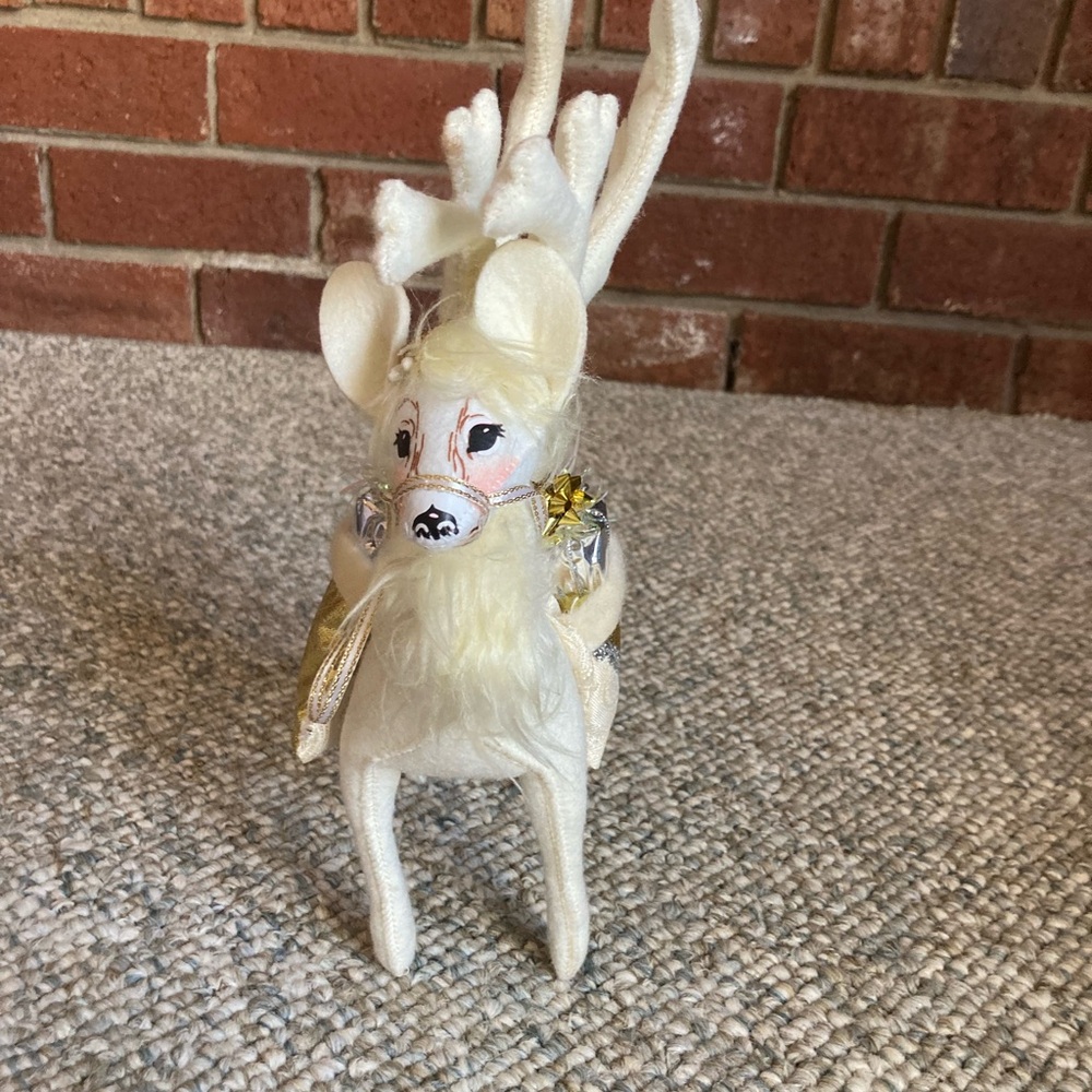 Annalee Elegant White Reindeer Felt Christmas Decor